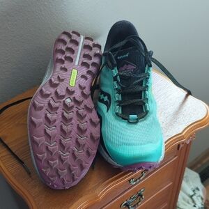 Saucony Women's Teal and Black Athletic Shoes
